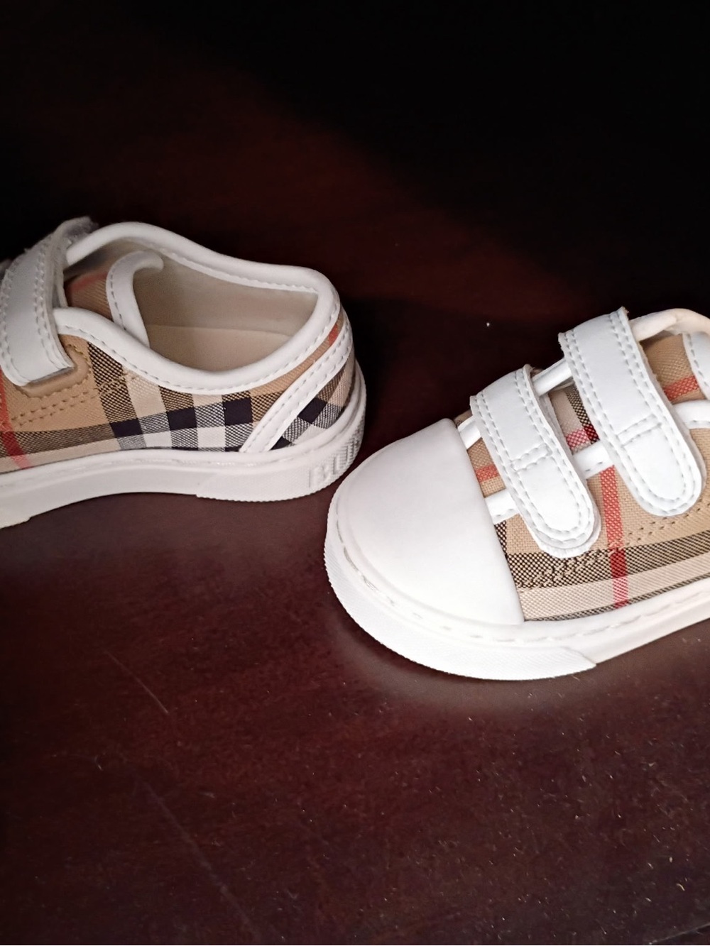 Toddler burberry shoes - Picture 3 of 8